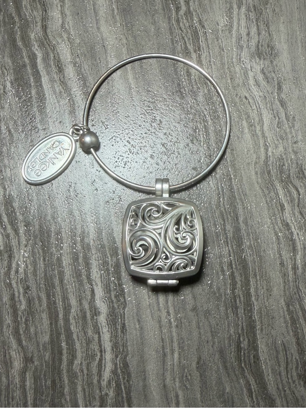 Yankee Candle Charming Scents Car Fragrance Holder Silver Tone Locket NO SCENT